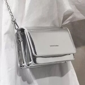 Silver Button Close Chain Strap Women's Crossbody/Shoulder Purse Bag NWOT